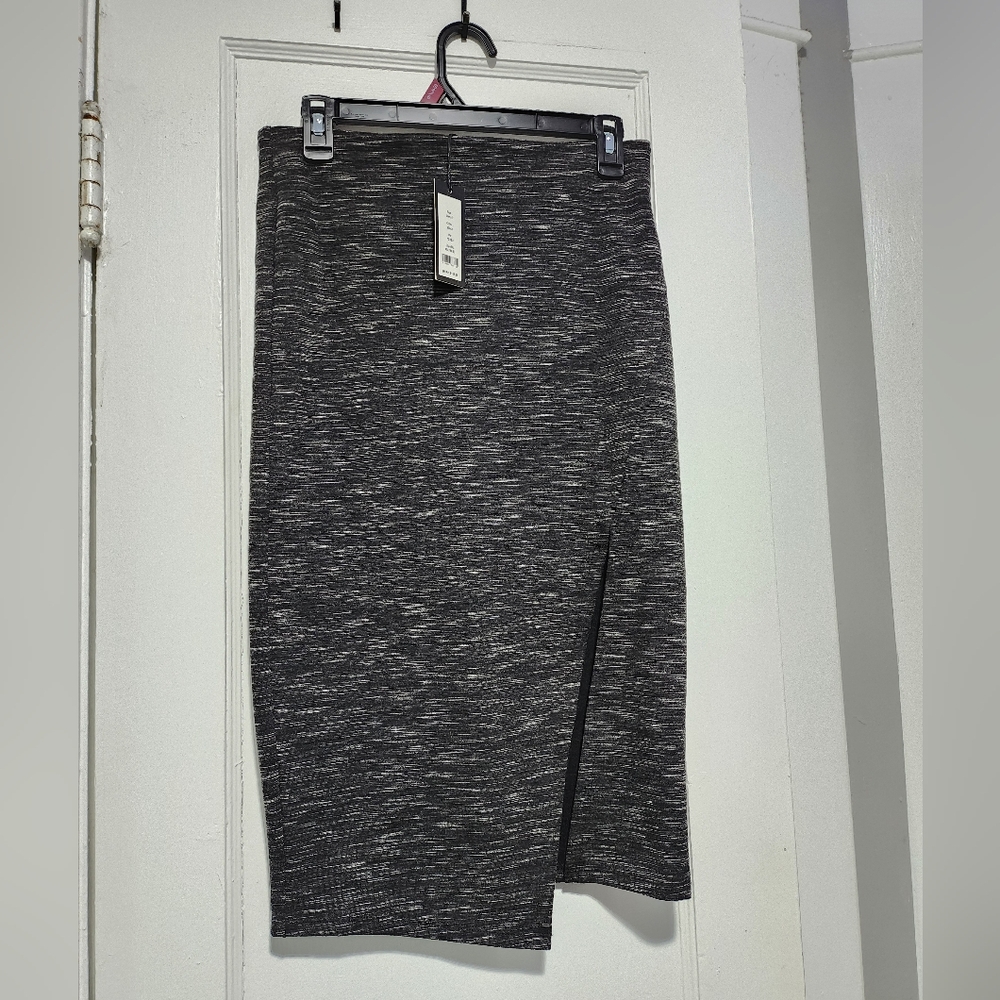 Romeo + Juliet Couture Smal Black Pencil Skirt With Slit NWT